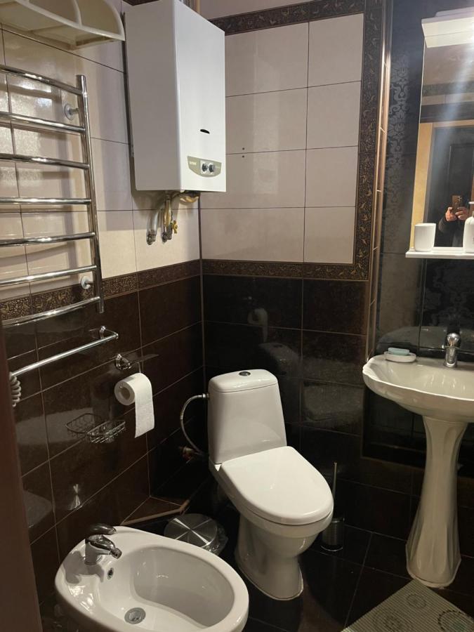 Lux Apartment in Zentrum Tsjernivsi Buitenkant foto