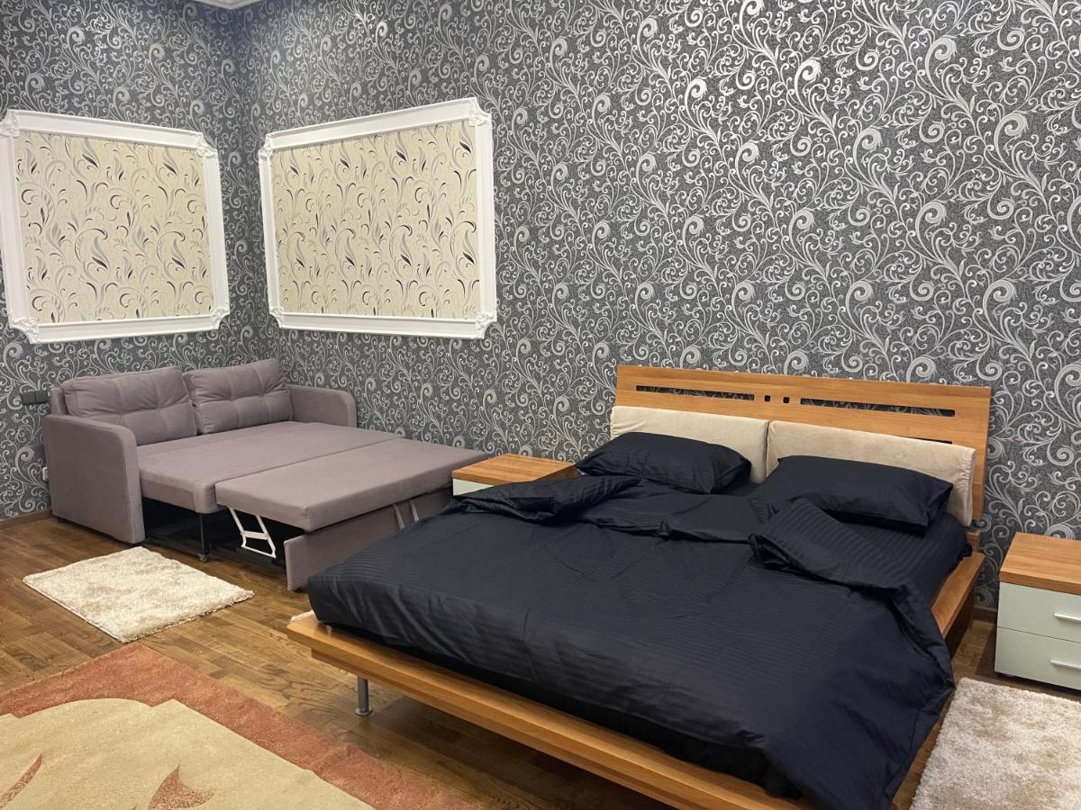 Lux Apartment in Zentrum Tsjernivsi Buitenkant foto